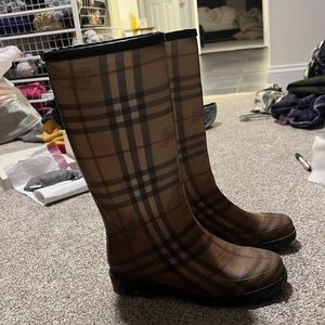 Burberry rainboots